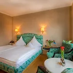 Kurfuerstliches Amtshaus Dauner Burg 4*