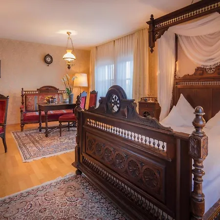 Отель Schlosshotel Kurfuerstliches Amtshaus Dauner Burg Даун
