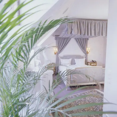 Schlosshotel Kurfuerstliches Amtshaus Dauner Burg 4*