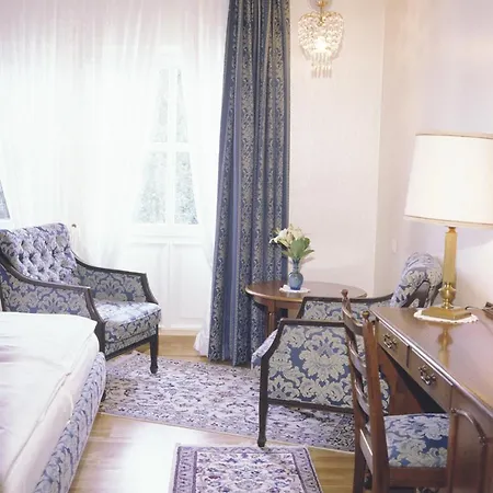 Kurfuerstliches Amtshaus Dauner Burg 酒店 4*