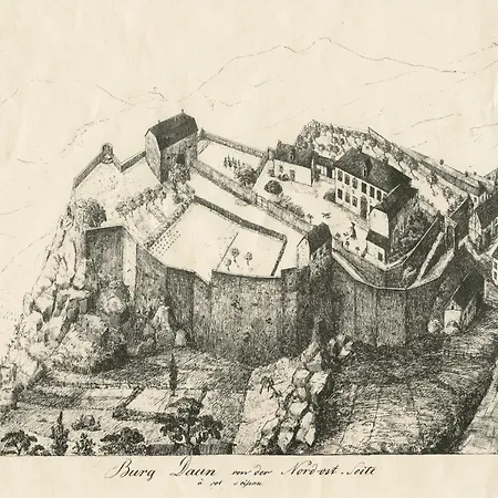 Kurfuerstliches Amtshaus Dauner Burg 4*