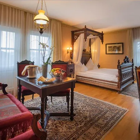 Schlosshotel Kurfuerstliches Amtshaus Dauner Burg 4* Даун