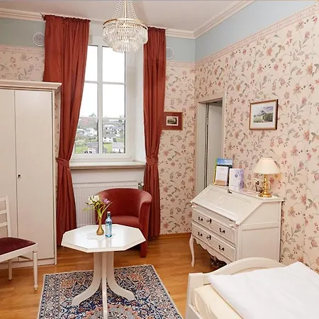 Schlosshotel Kurfuerstliches Amtshaus Dauner Burg Отель Даун