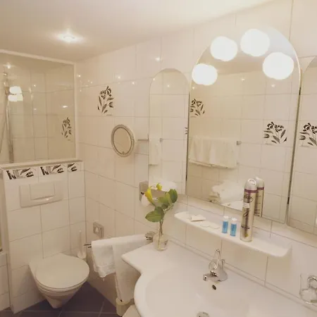 Kurfuerstliches Amtshaus Dauner Burg 酒店 4*