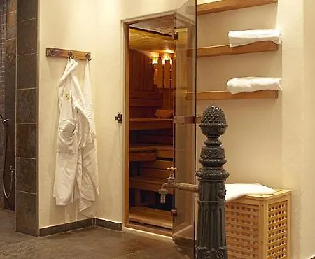 Schlosshotel Kurfuerstliches Amtshaus Dauner Burg 4*