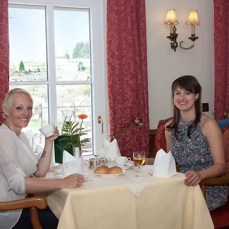 Schlosshotel Kurfuerstliches Amtshaus Dauner Burg Отель
