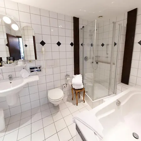 Kurfuerstliches Amtshaus Dauner Burg 酒店 4*