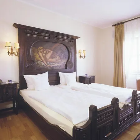 Schlosshotel Kurfuerstliches Amtshaus Dauner Burg 4* Даун