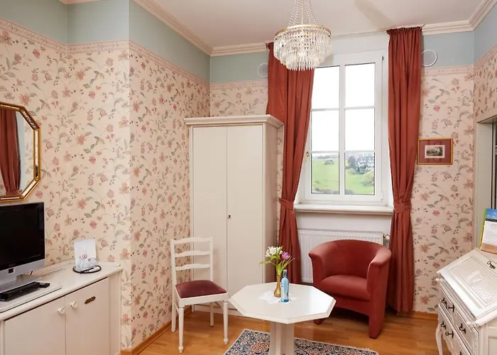 Kurfuerstliches Amtshaus Dauner Burg Hotel 4*