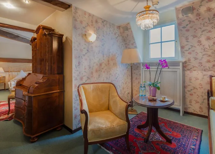 Kurfuerstliches Amtshaus Dauner Burg Hotel