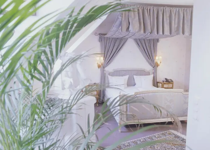 Kurfuerstliches Amtshaus Dauner Burg 4*