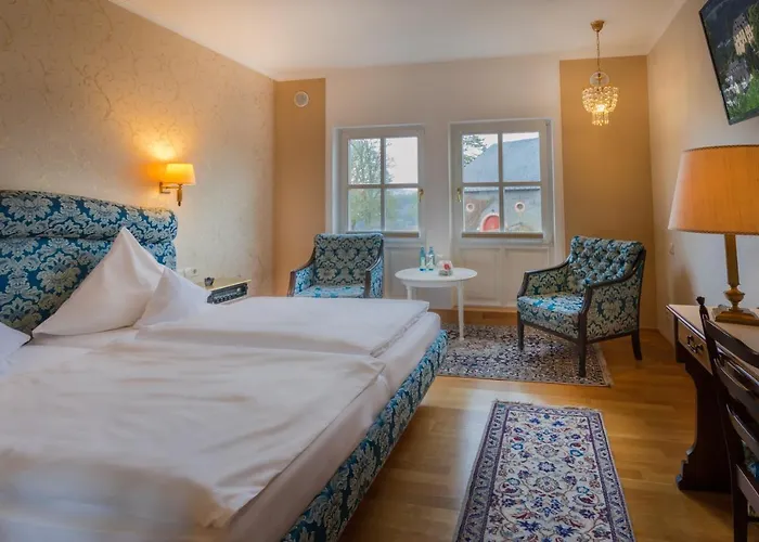 Kurfuerstliches Amtshaus Dauner Burg Hotel Daun