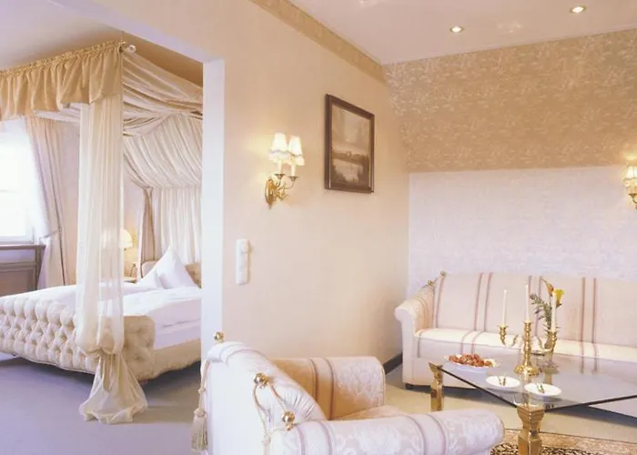 Kurfuerstliches Amtshaus Dauner Burg Hotel Daun