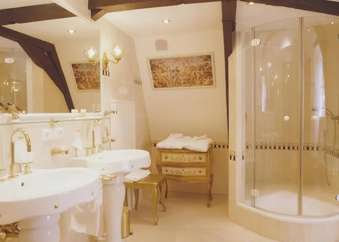 Kurfuerstliches Amtshaus Dauner Burg 4*