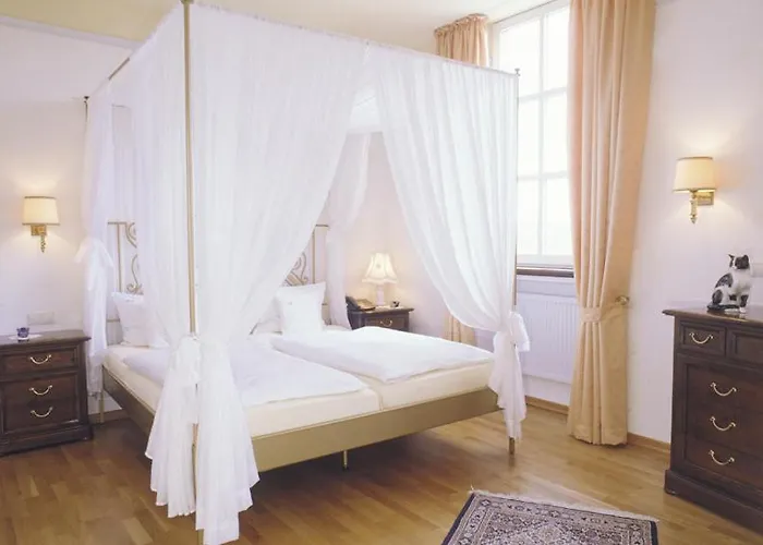 Kurfuerstliches Amtshaus Dauner Burg Hotel