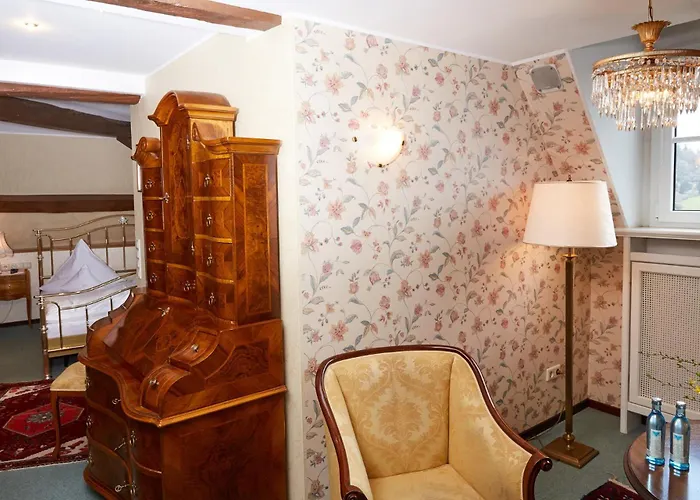 Kurfuerstliches Amtshaus Dauner Burg Hotel Daun