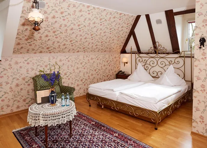 Kurfuerstliches Amtshaus Dauner Burg 4*