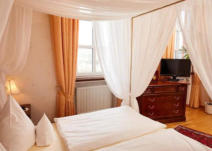 Kurfuerstliches Amtshaus Dauner Burg 4*